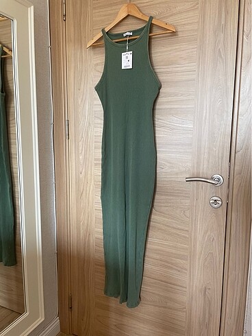 Stradivarius Kadın Fitilli Kolsuz Midi Elbise