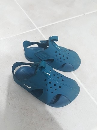 nike sandalet 2 kere giyildi no 22