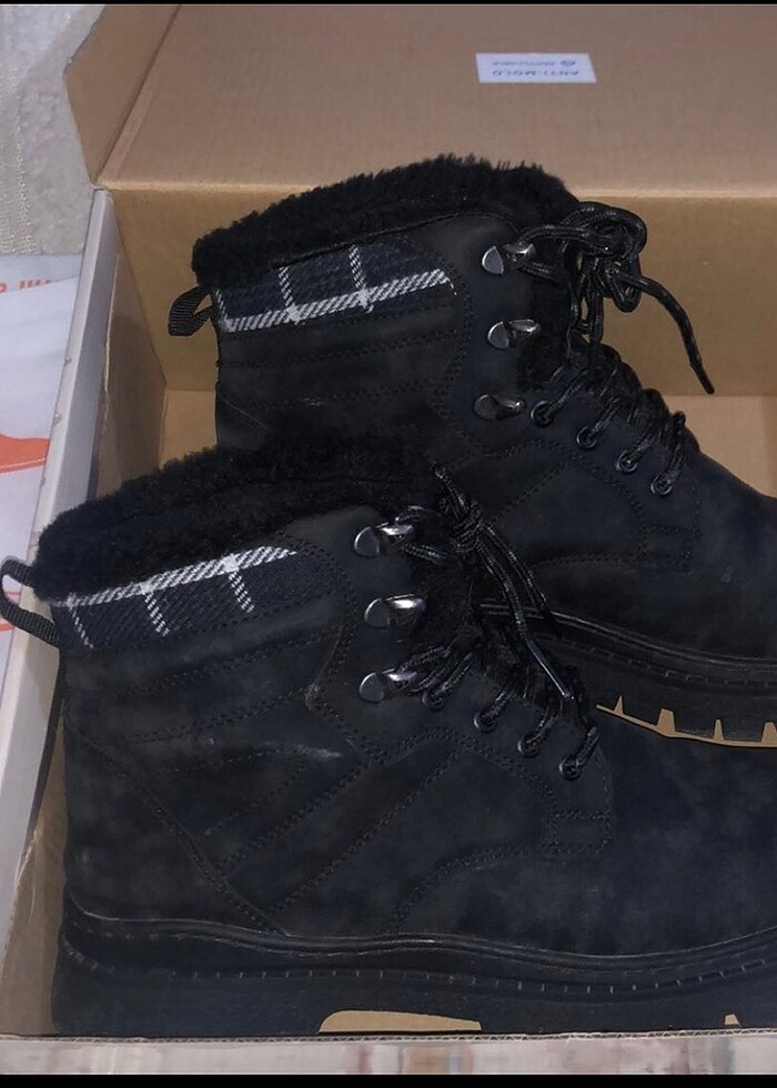 41/42 numara erkek bot - Görsel 3