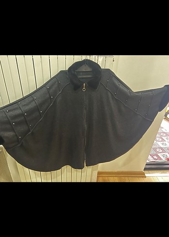 Düğmeli Siyah Uzun Kollu Kadın Panço - Görsel 2