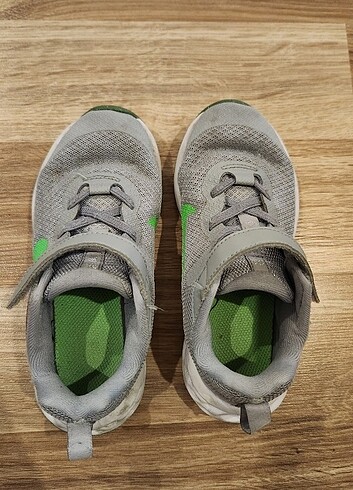 28 Beden gri Renk Nike revolution gri spor ayakkabı