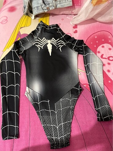 Diğer Spiderman bodysuit