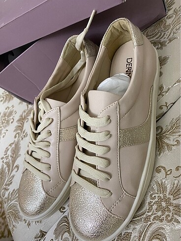 39 Beden ten rengi Renk Derimod sneaker ayakkabı