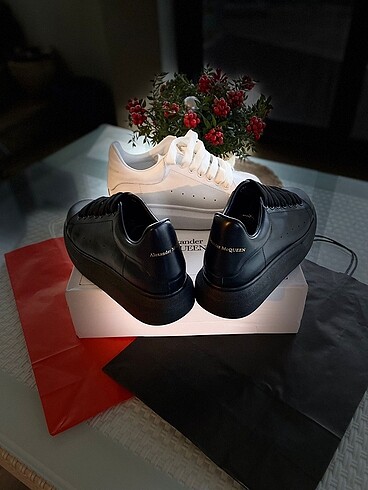 Alexander McQueen A KALİTE DERİ ALEXANDER MCQUEEN
