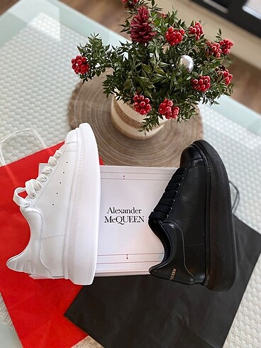 42 Beden A KALİTE DERİ ALEXANDER MCQUEEN