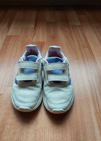 30 Beden beyaz Renk Adidas spor ayakkabı