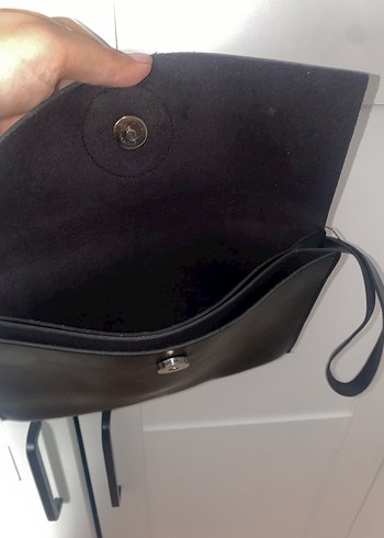 Mango Siyah Deri Kemerli Kadın Clutch Çanta