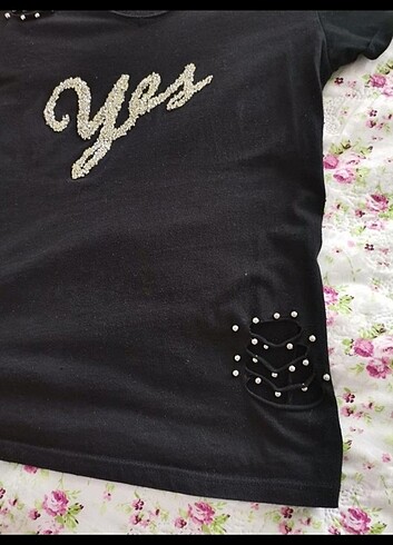 m Beden siyah Renk Tshirt. 