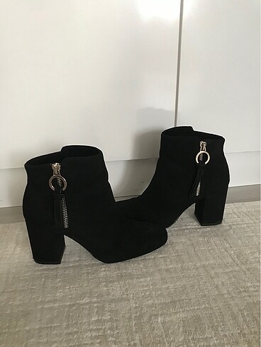 36 Beden siyah Renk Bershka bot