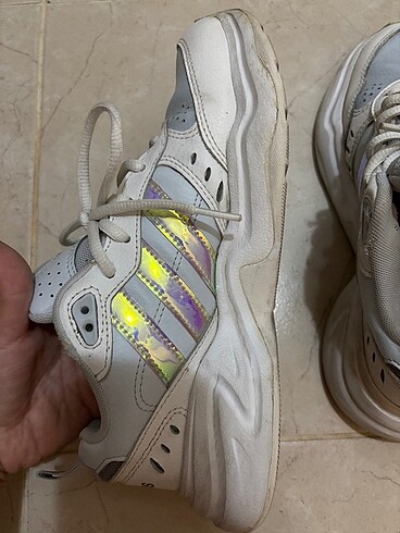37 Beden beyaz Renk Adidas Spor Ayakkabı