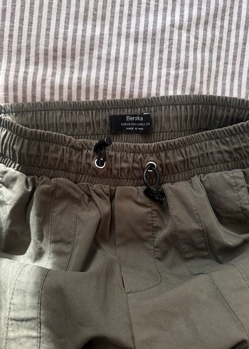 Bershka Haki kargo Pantolon - Görsel 2