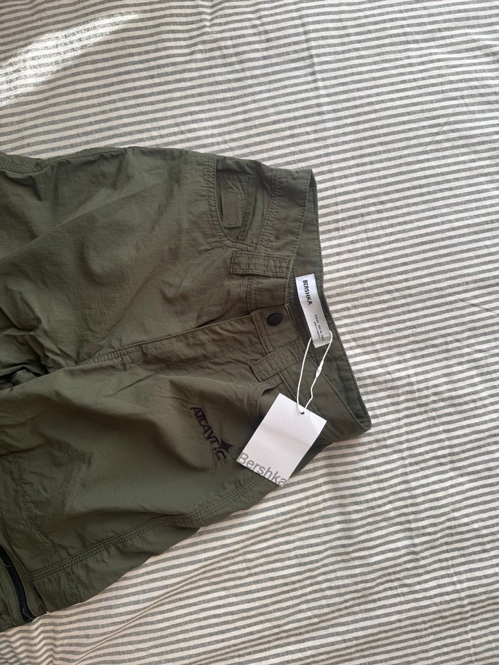 Bershka haki kargo pantolon - Görsel 2