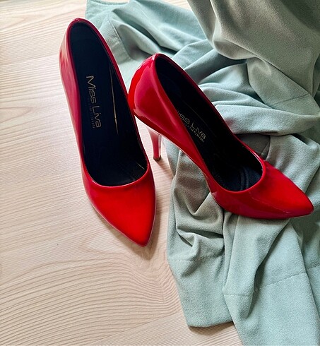 Kırmızı stiletto 35 numara
