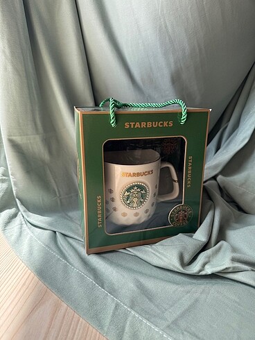 Starbucks kutulu bardak
