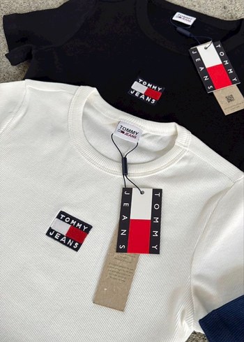 Tommy Hilfiger Beyaz Mini Kesim Baskılı Kadın Tişört