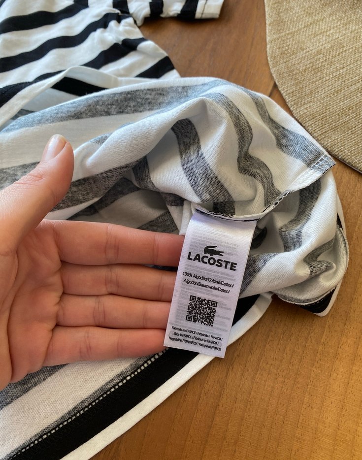 Lacoste Siyah Beyaz Çizgili V Yakalı Tişört - Görsel 3