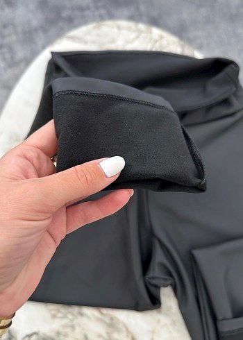 Siyah Deri Görünümlü Kadın Tayt - Görsel 3