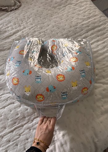 Fisher priceBebek Desenli Gri Emzirme ve Hamile Yastığı - Görsel 5