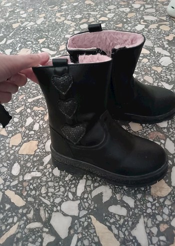 Kız Çocuk Siyah Kürklü bot