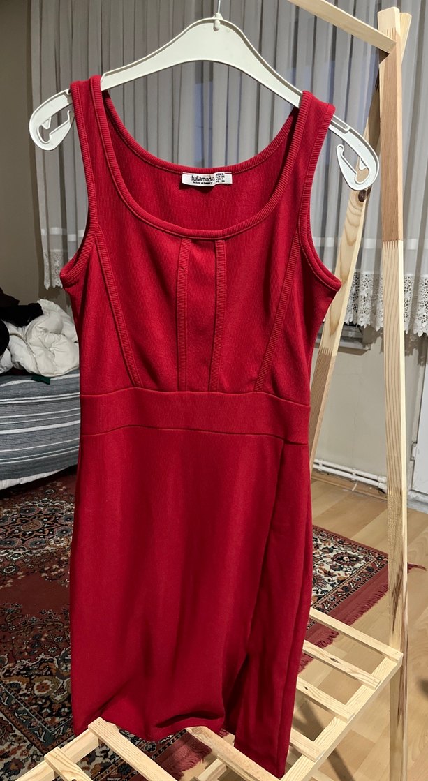 Kırmızı Mini V Yakalı Saten Elbise - Görsel 2