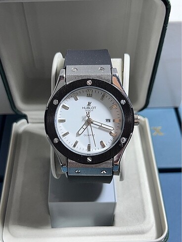HUBLOT ÇELİK SAAT AKTİF TAKVİM SU GEÇRMZ