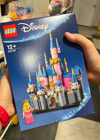 LEGO Disney Uyuyan Prenses Şatosu 40720
