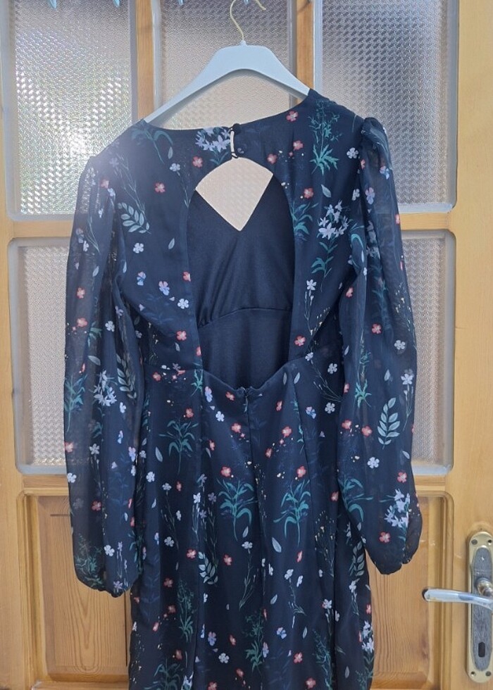 Sır dekolteli şifon elbise - Görsel 2