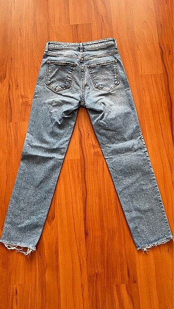 34 Beden mavi Renk MANGO STRAİGHT MODEL JEAN