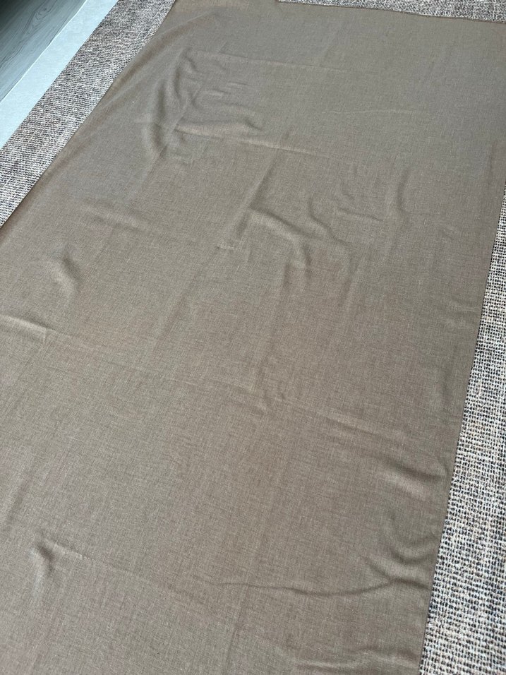 Bej Kadın Şal - Dökümlü Tasarım - Görsel 2