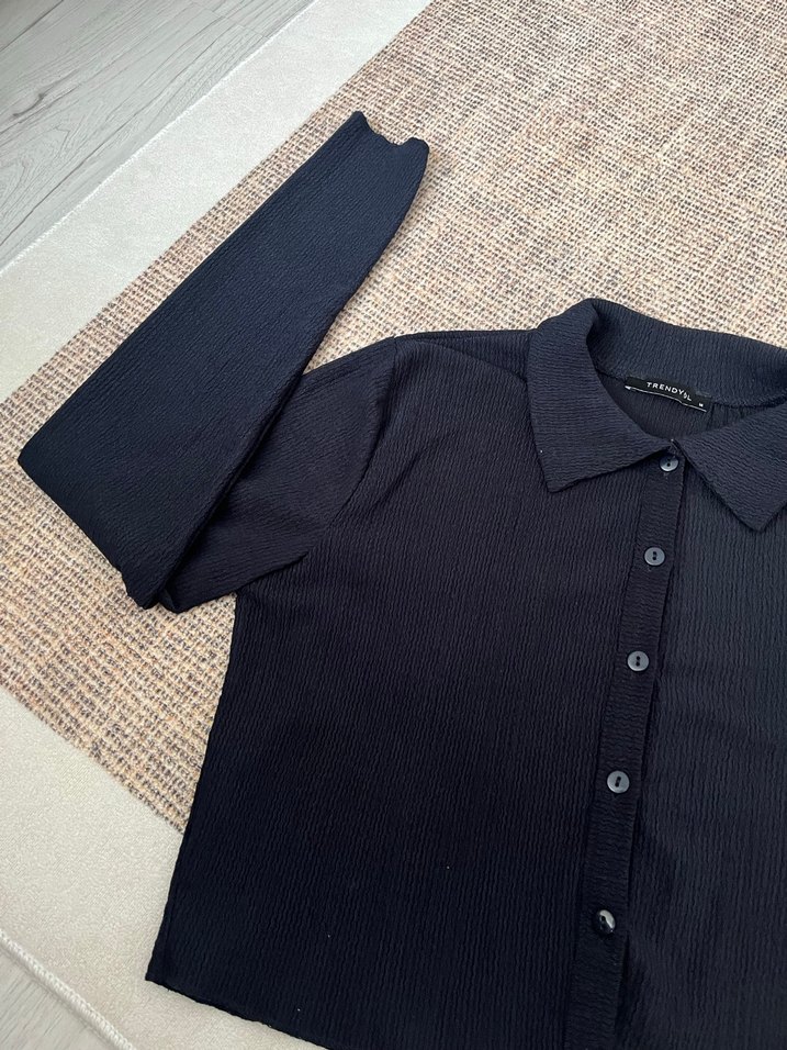 Düğmeli Siyah Uzun Kollu Kadın Gömlek - Görsel 2