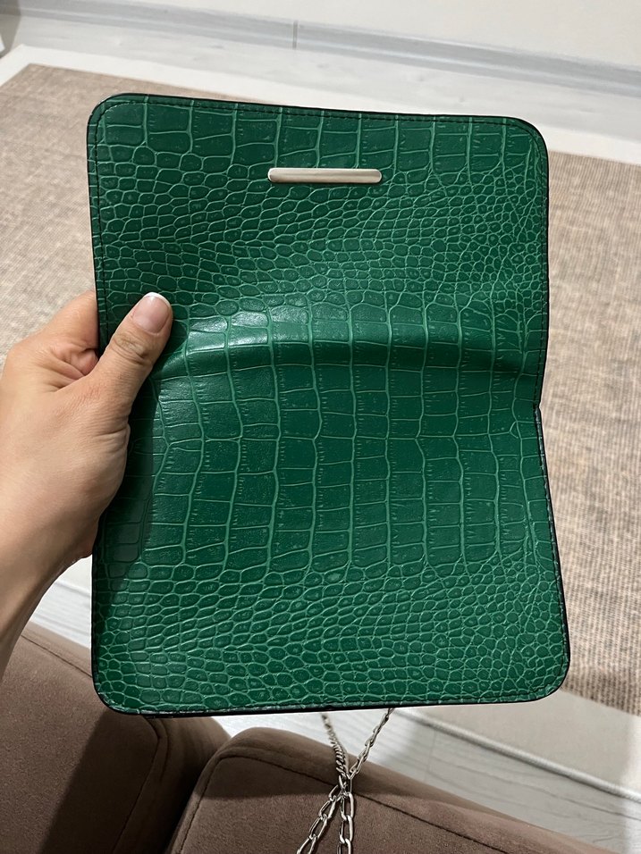 Yeşil Parlak Yılan Derisi Desenli Deri Kadın Çanta - Görsel 3