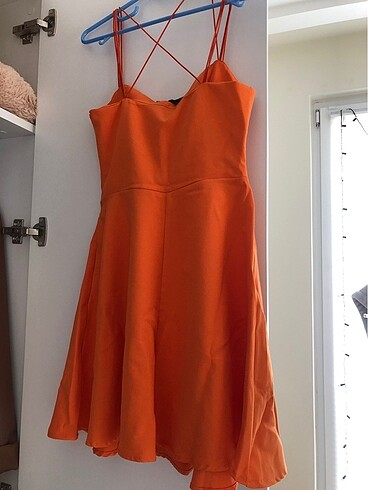 s Beden turuncu Renk Turuncu Sırt Detay Askılı Mezuniyet Kısa Elbise