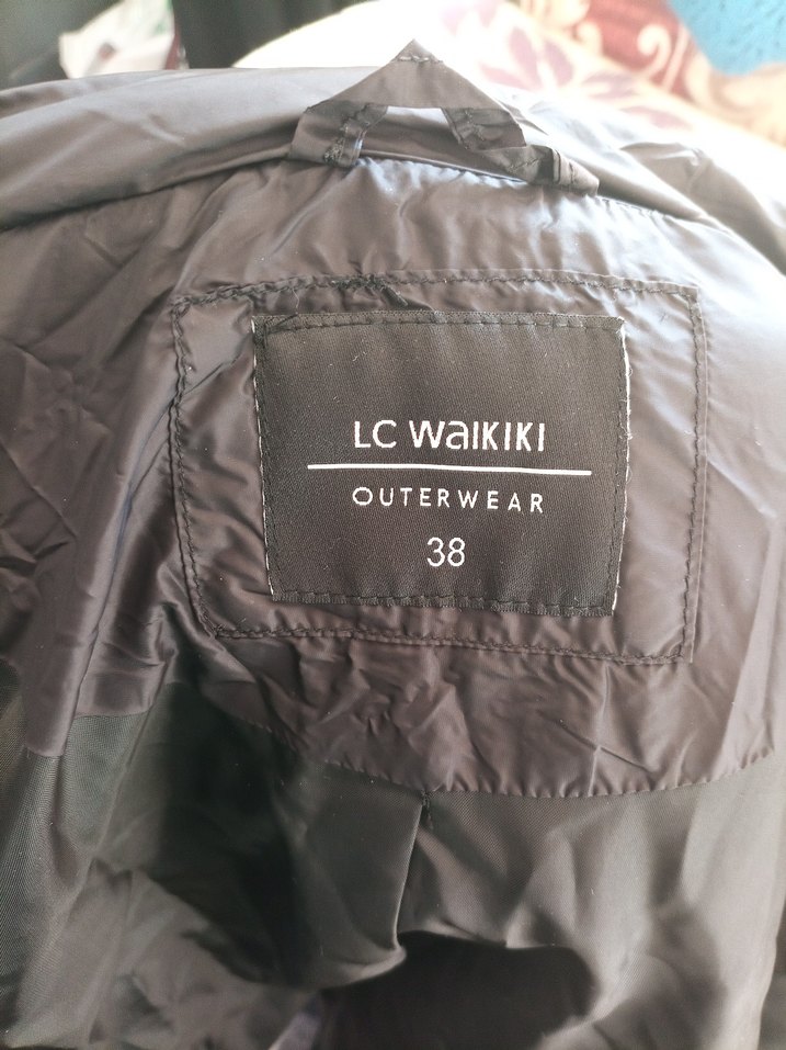 LC Waikiki Siyah Fermuarlı Kadın Mont - Görsel 3