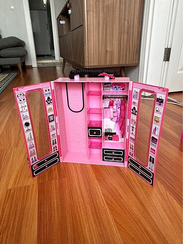  Beden Renk Barbie dolabı