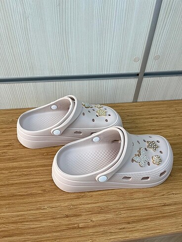 Şık Rahat Crocs tarzında terlik