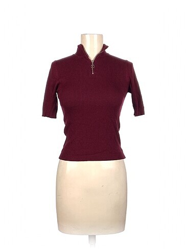 Bershka T-shirt %70 İndirimli.