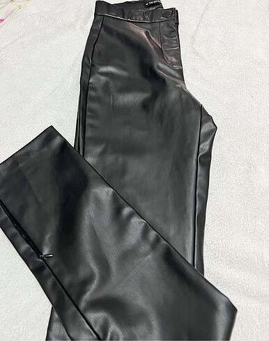 xs Beden siyah Renk Zara deri pantolon