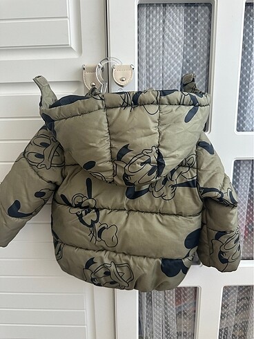 9-12 Ay Beden H&M mickeyli şişme mont