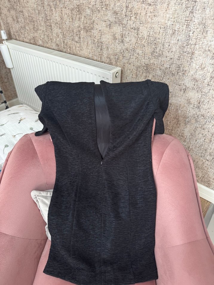 Siyah Midi Kısa Kollu Dar Kesim Elbise - Görsel 3