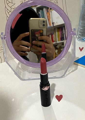 Beden pembe Renk Wet n Wild 1442e rengi ruj