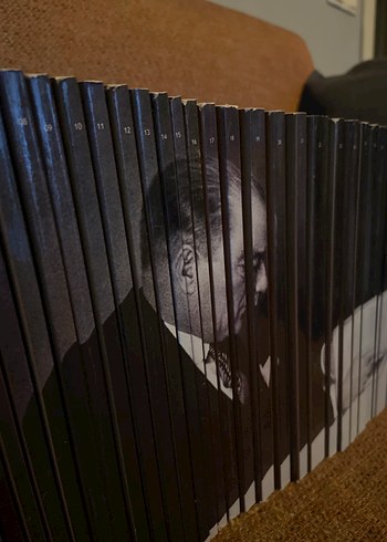 Atatürk portresi oluşturan 20 kitaplık dünya klasikleri serisi - Görsel 2