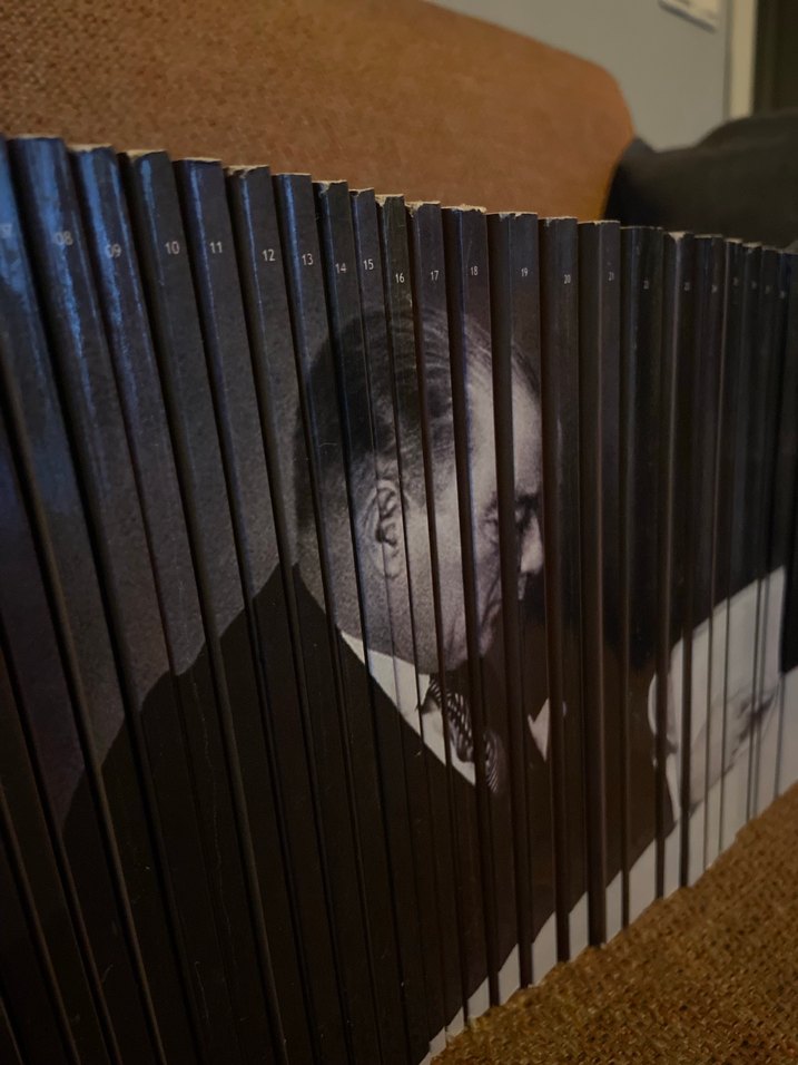 Atatürk portresi oluşturan 20 kitaplık dünya klasikleri serisi - Görsel 2