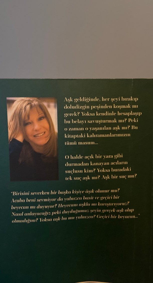 Duygu Asena - Aşk Gidiyorum Demez Roman - Görsel 3