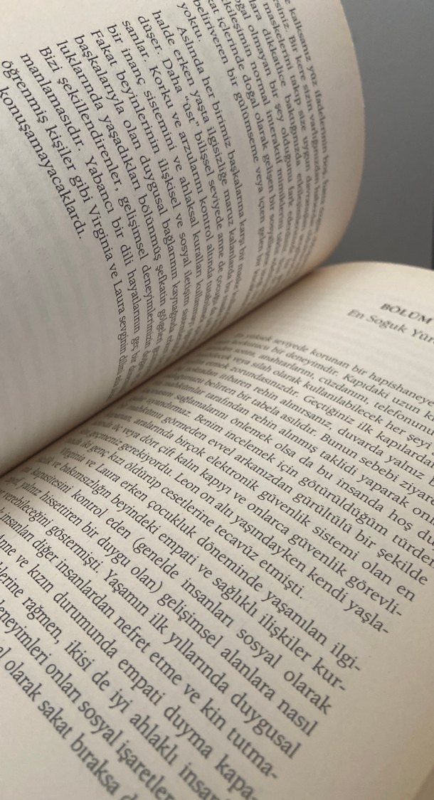 Köpek Gibi Büyütülmüş Çocuk - Psikiyatri Kitabı - Görsel 2