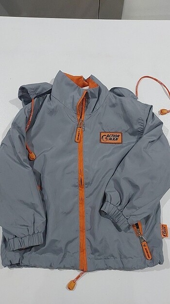 Action Baby Carries 4 Yaş