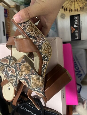 Zara Taba yılan deri platform topuklu sandalet