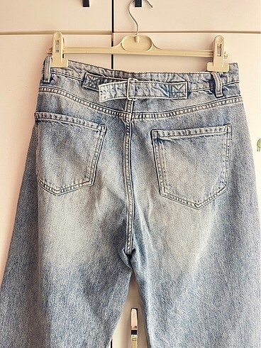 38 Beden mavi Renk Stradivarius jean