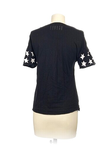 s Beden Zara T-shirt %70 İndirimli.