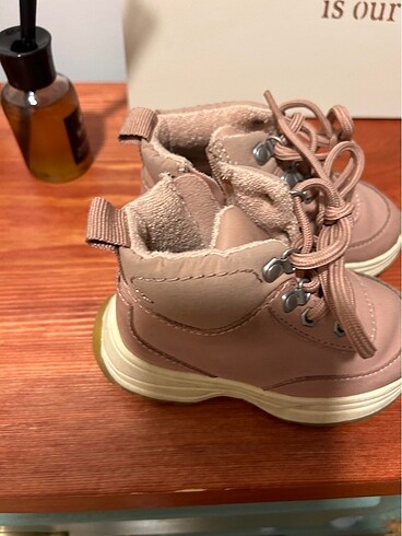 Zara Zara bebek bot