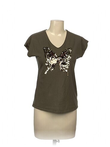 PreLoved T-shirt %70 İndirimli.